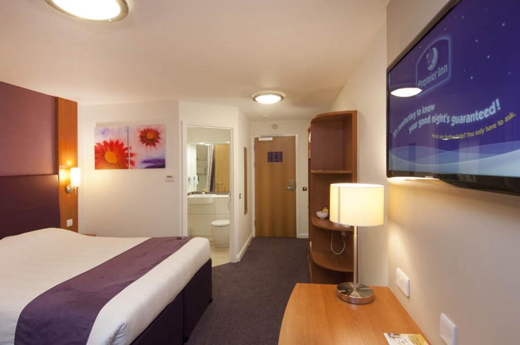Premier Inn Edinburgh Airport - Newbridge Newbridge  Buitenkant foto